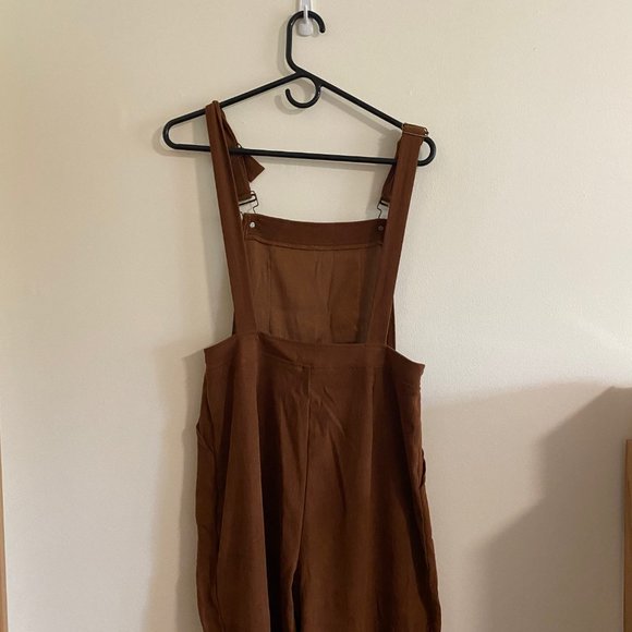 Orange Backless Suspender Jumpsuit - Picture 4 of 4